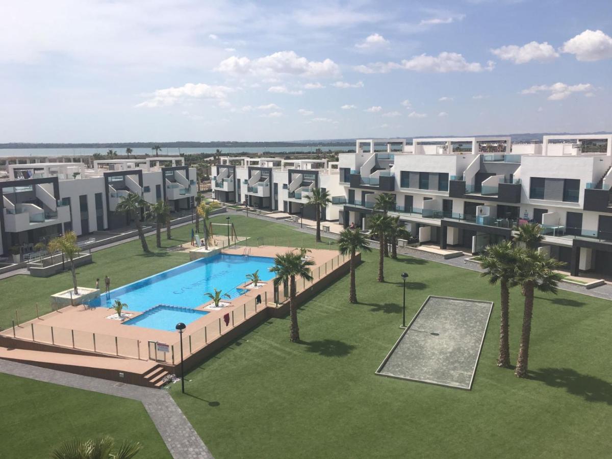 Oasis Beach Dream Holiday กวาร์ดามาร์เดลเซกูรา ภายนอก รูปภาพ