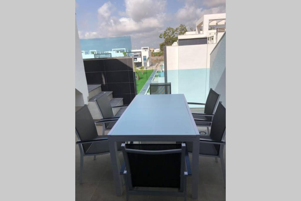 Oasis Beach Dream Holiday กวาร์ดามาร์เดลเซกูรา ภายนอก รูปภาพ
